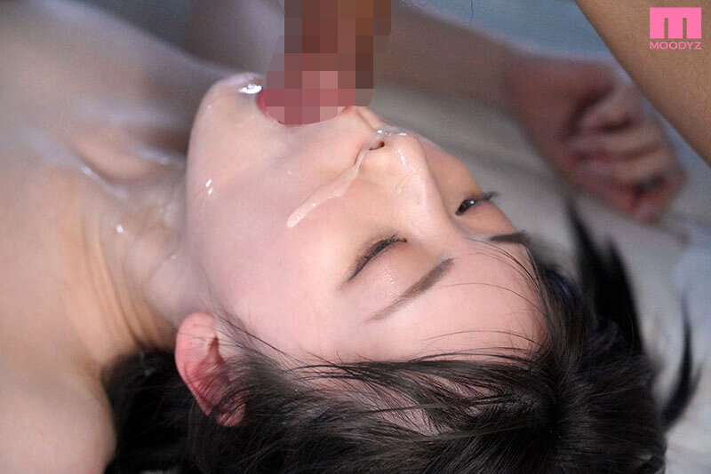 石川澪ちゃんが顔射されて精子まみれになっている画像